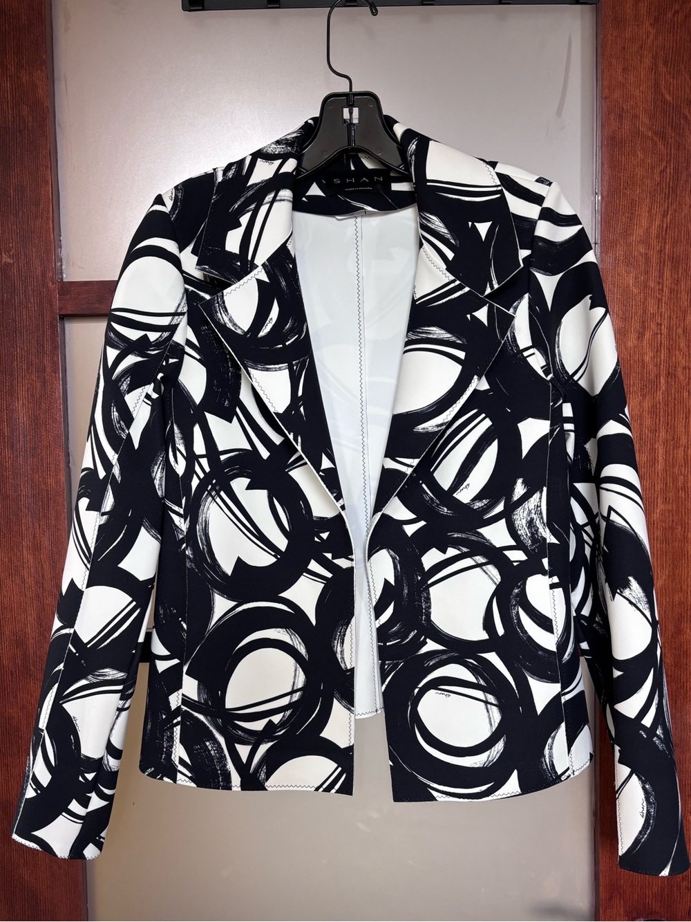SHAN Black and White Abstract Circle Print Blazer